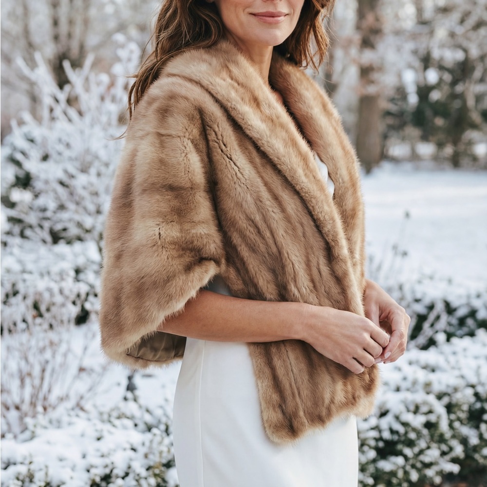 1960s Real Mink Blonde Brown Collared Fur Stole with Pockets, Bridal Wrap